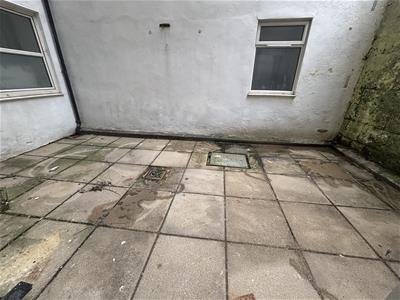 Courtyard garden
